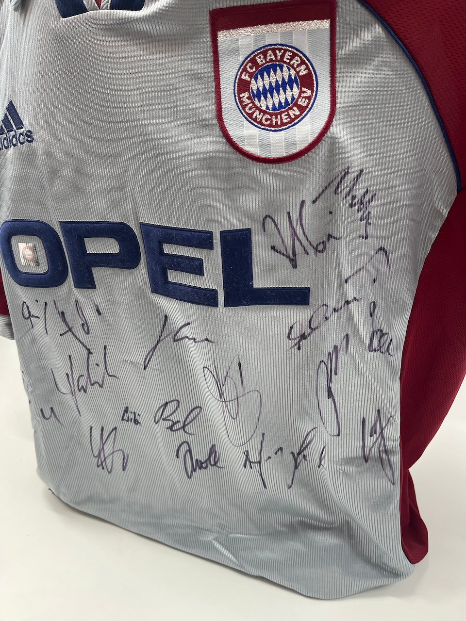 Bayern Munich jersey 1998/1999/2000, team signed, autographed, Adidas, XL