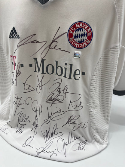 Bayern Munich jersey 2002/2003/2004, team signed, autographed, Adidas, 2XL