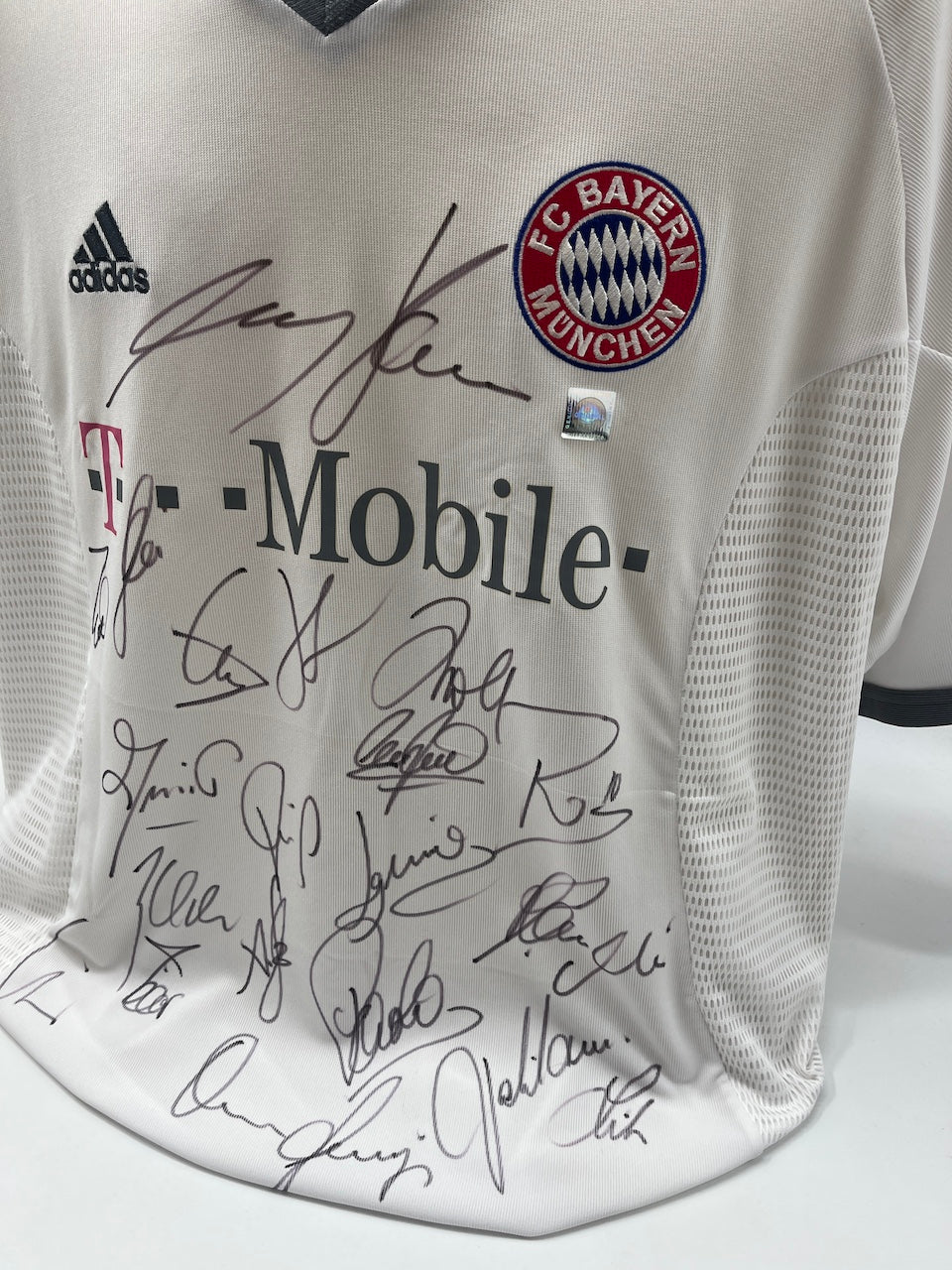 Bayern Munich jersey 2002/2003/2004, team signed, autographed, Adidas, 2XL