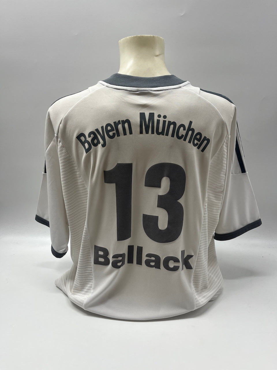 Bayern Munich jersey 2002/2003/2004, team signed, autographed, Adidas, 2XL