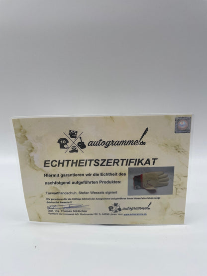 Goalkeeper gloves Stefan Wessels signed autograph Nike NEW