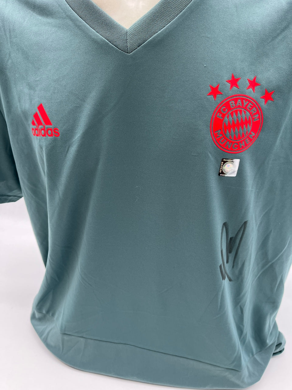 Bayern München Shirt Dayot Upamecano signiert Autogramm Adidas XL