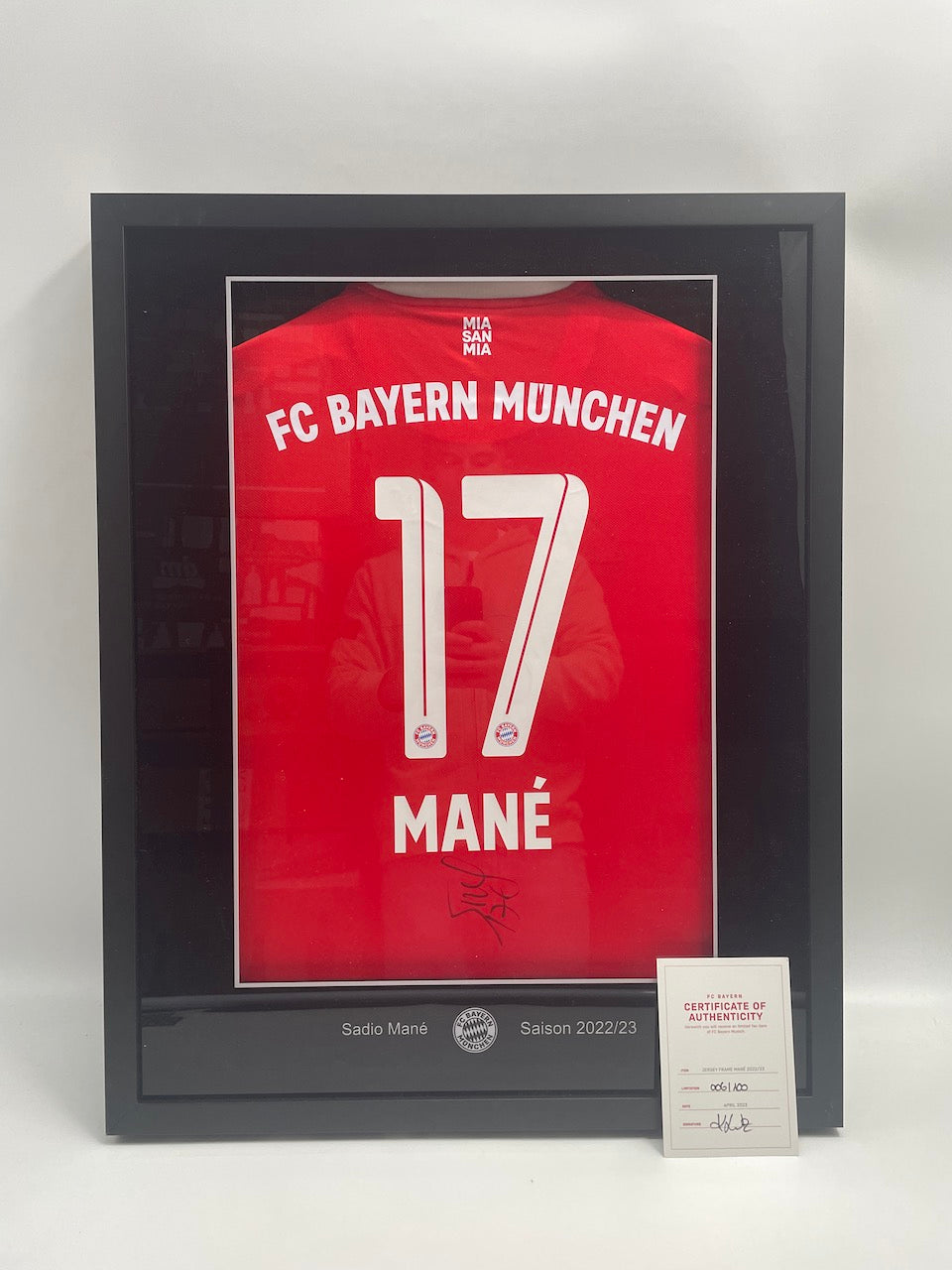 Bayern München Trikot Sadio Mane signiert im Rahmen COA Adidas