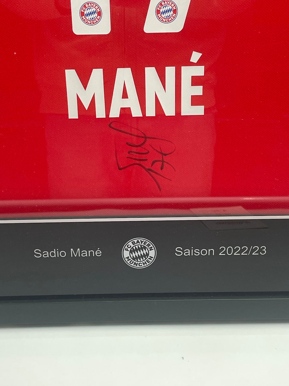 Bayern München Trikot Sadio Mane signiert im Rahmen COA Adidas