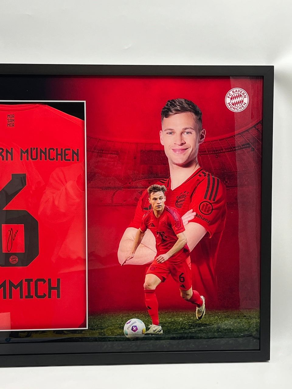 Bayern München Trikot Joshua Kimmich signiert im Rahmen COA Adidas 8/25