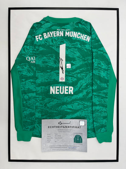 Bayern München Trikot Manuel Neuer signiert im Rahmen COA Adidas 140