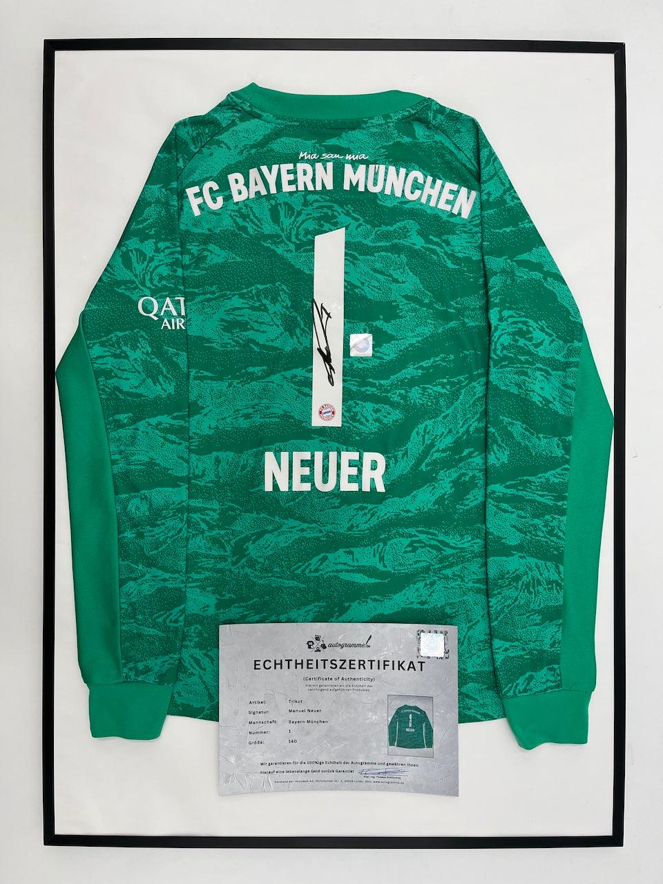 Bayern München Trikot Manuel Neuer signiert im Rahmen COA Adidas 140