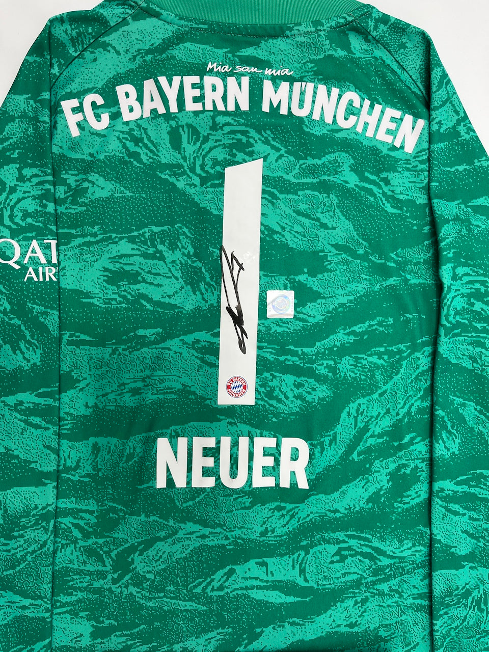 Bayern München Trikot Manuel Neuer signiert im Rahmen COA Adidas 140