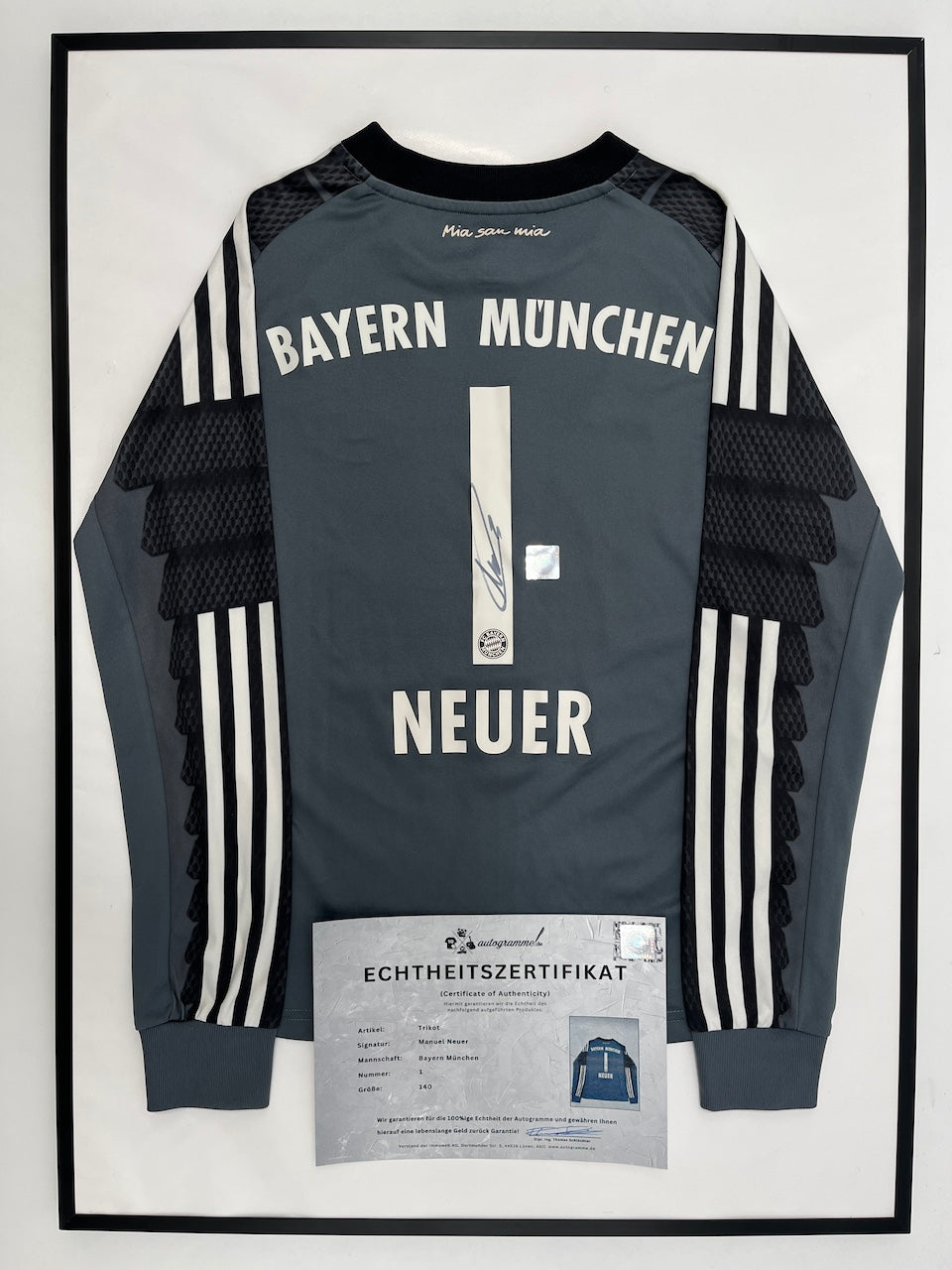 Bayern München Trikot Manuel Neuer signiert im Rahmen COA Adidas neu 140