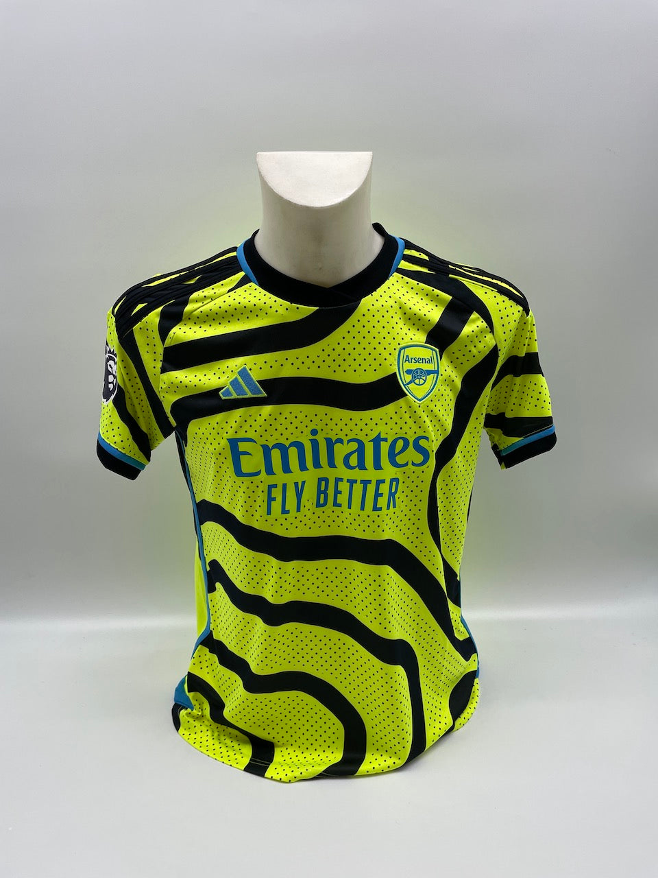 Arsenal London Trikot Bukayo Saka signiert Autogramm Adidas Neu L