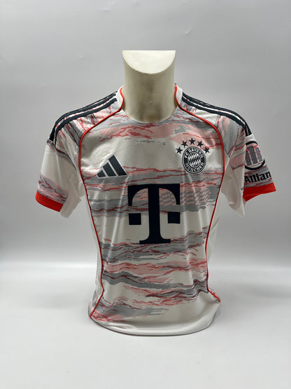 Bayern München Trikot Tom Bischof signiert Autogramm Adidas COA M