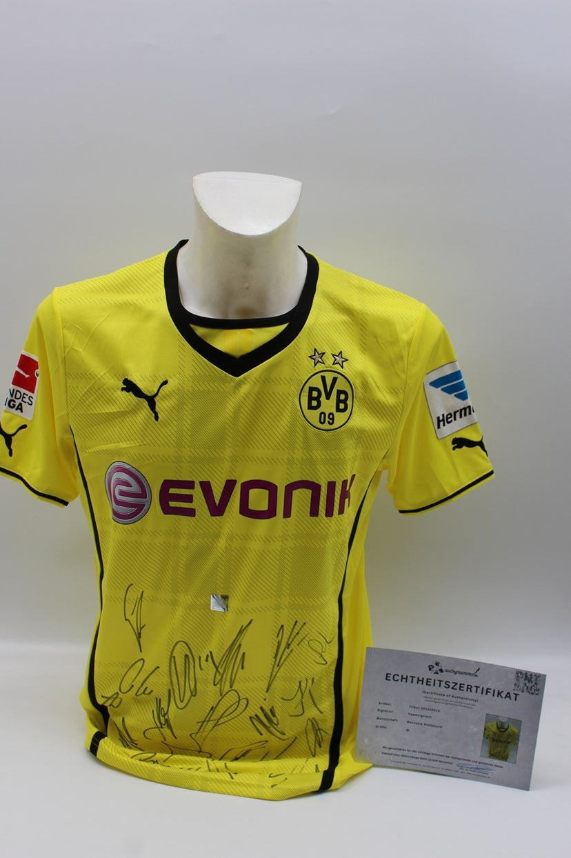 Signed Borussia Dortmund jerseys – Autogramme.de