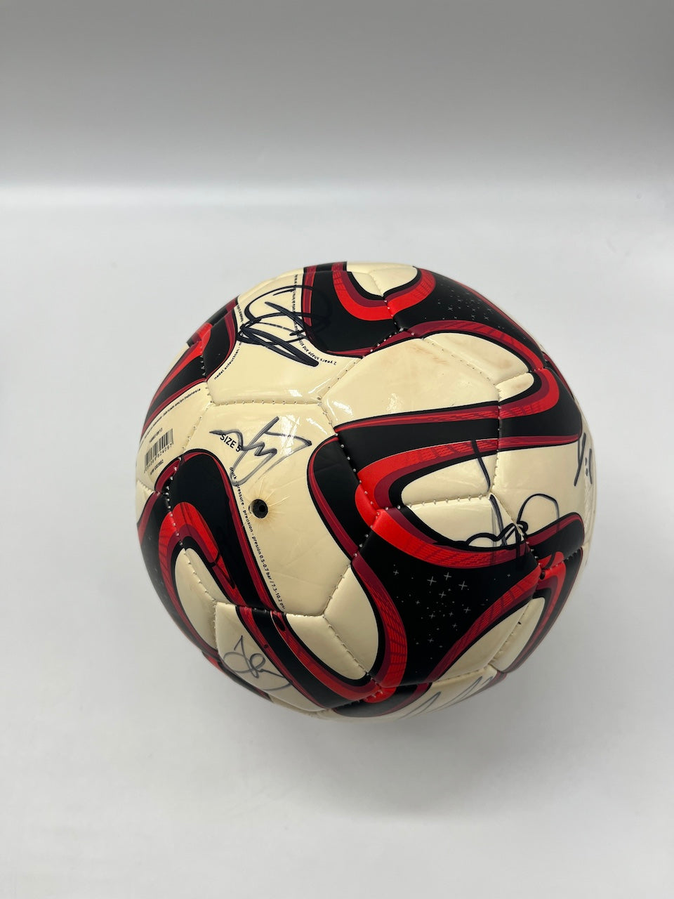 Fußball Teamsigniert WM 2014 in Vitrine DFB Unterschrift Autogramm Adidas Ball