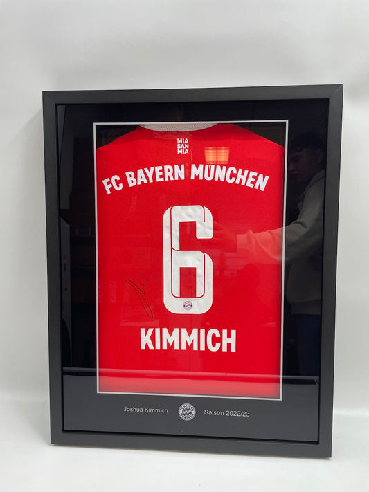 Bayern München Trikot Joshua Kimmich signiert im Rahmen COA Adidas