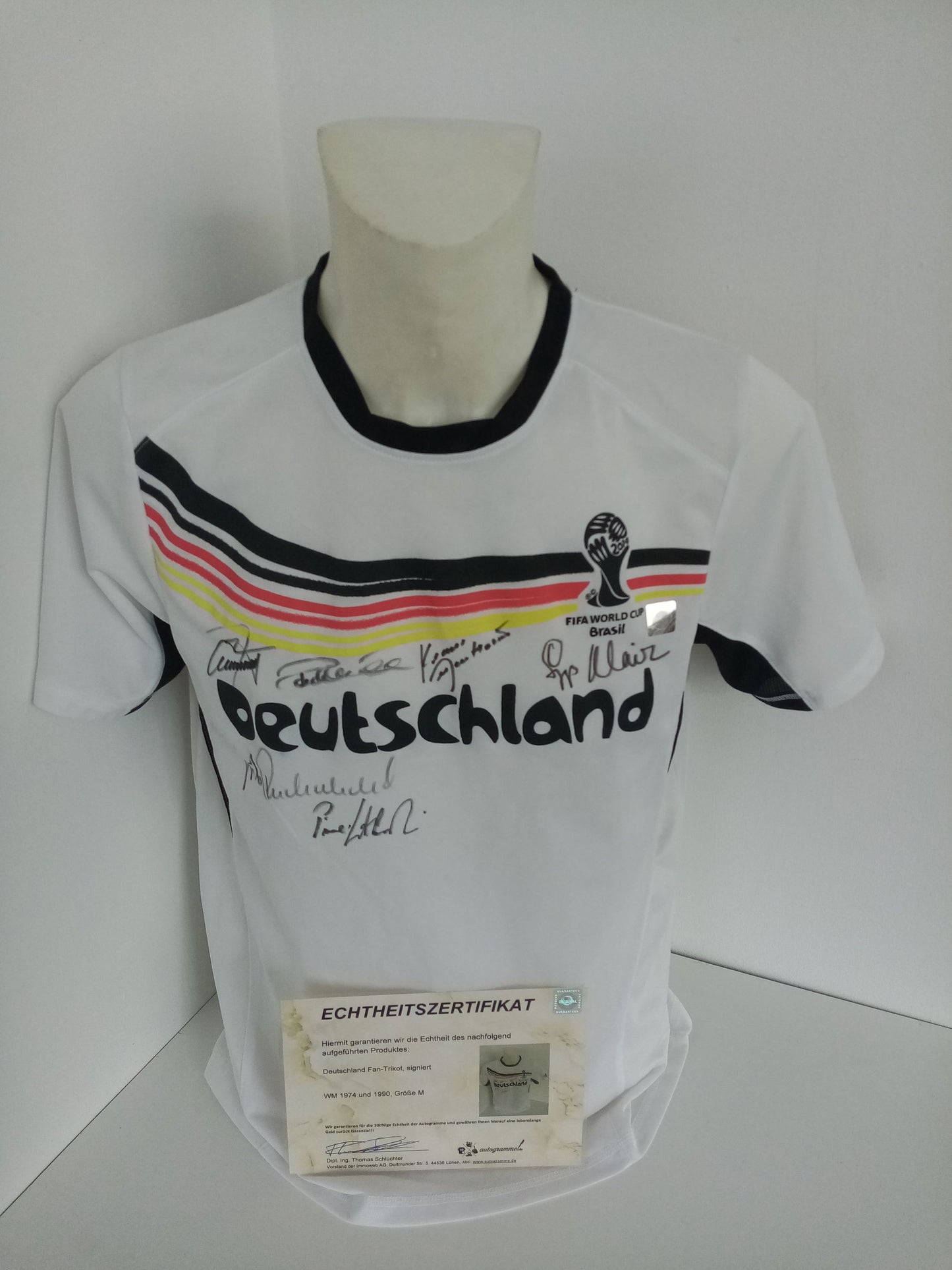 Deutschland Shirt signiert von Spielern der WM 74 und 90 Autogramm COA M