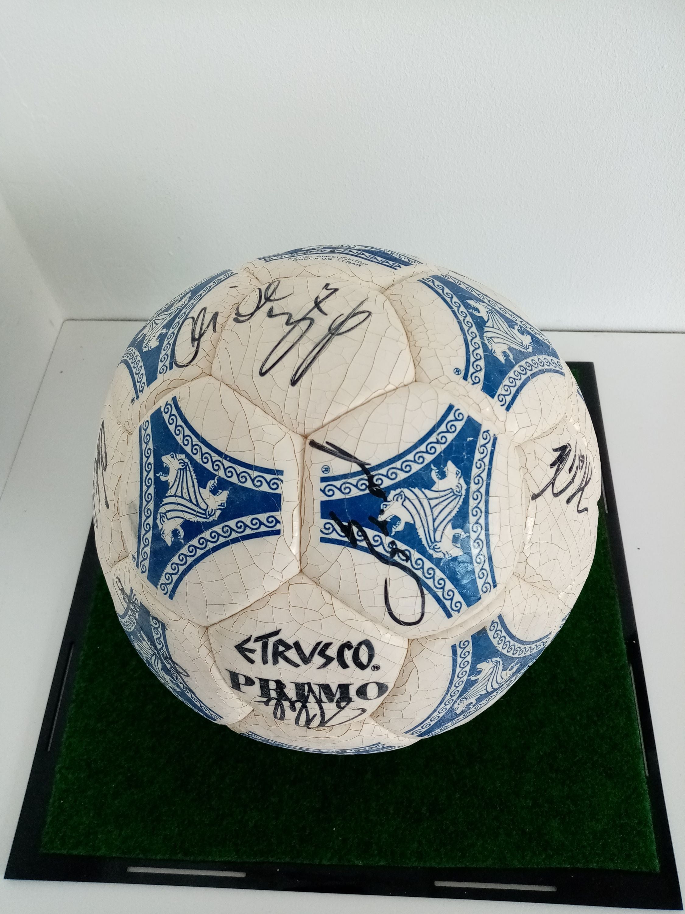 Football team signed World Cup 1990 in showcase dfb signature Germany Coa adidas