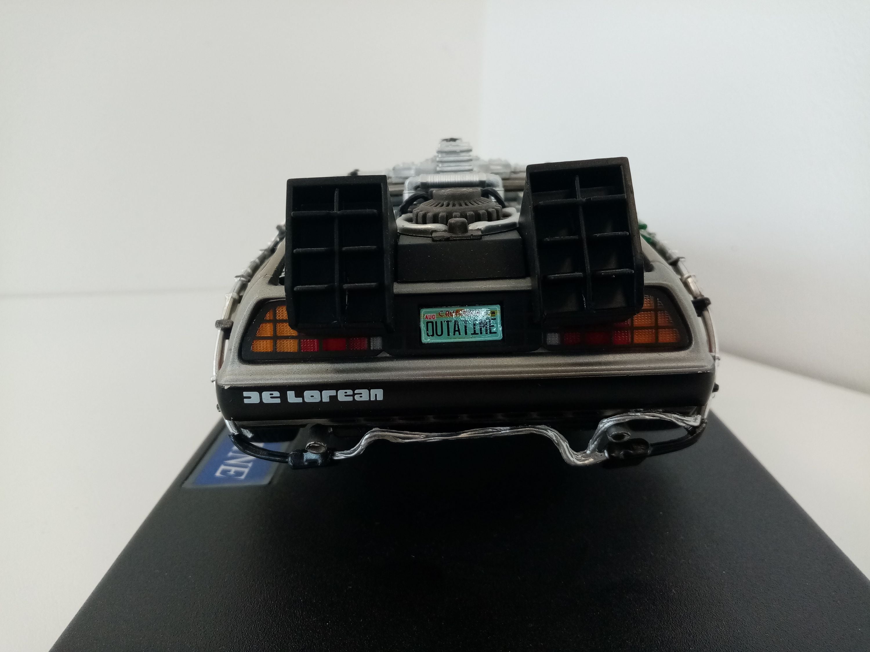 Back to the future model car signed by the actors of the film