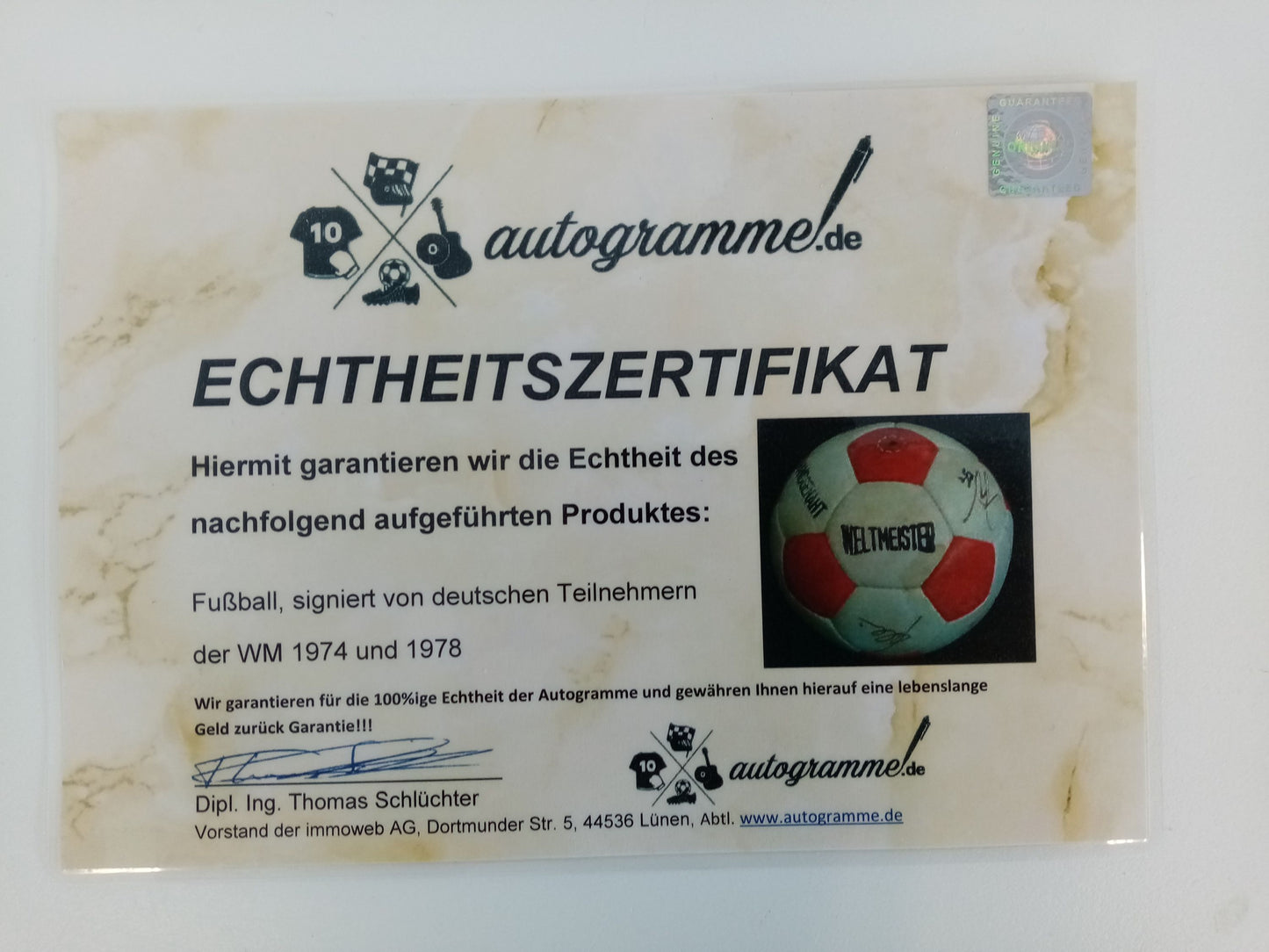 Fußball Teamsigniert WM 1974 + WM 1978 in Vitrine DFB Weltmeister Deutschland  COA