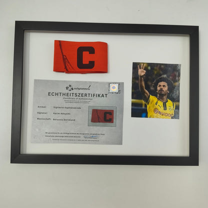 Kapitänsbinde Karim Adeyemi signiert im Rahmen Borussia Dortmund Autogramm COA