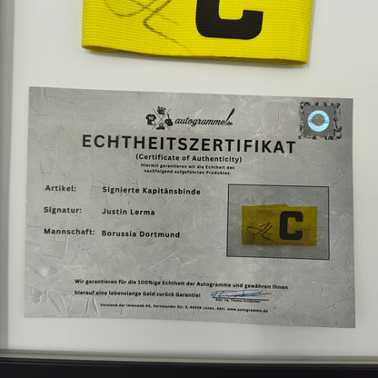 Kapitänsbinde Justin Lerma signiert im Rahmen Borussia Dortmund COA