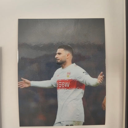Kapitänsbinde Deniz Undav signiert im Rahmen VFB Stuttgart Fußball Autogramm