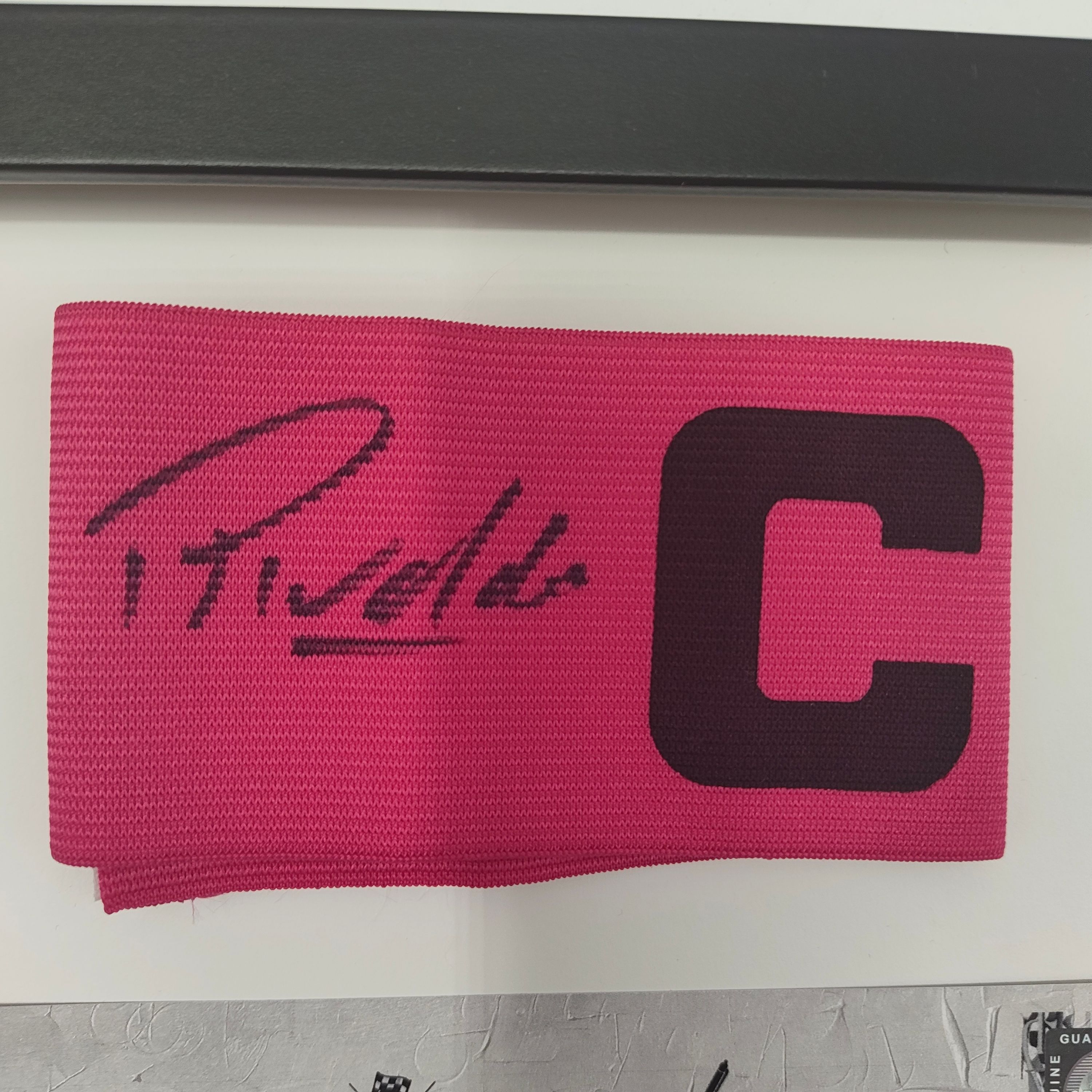 Kapitänsbinde Rivaldo signiert im Rahmen FC Barcelona Fußball Autogramm