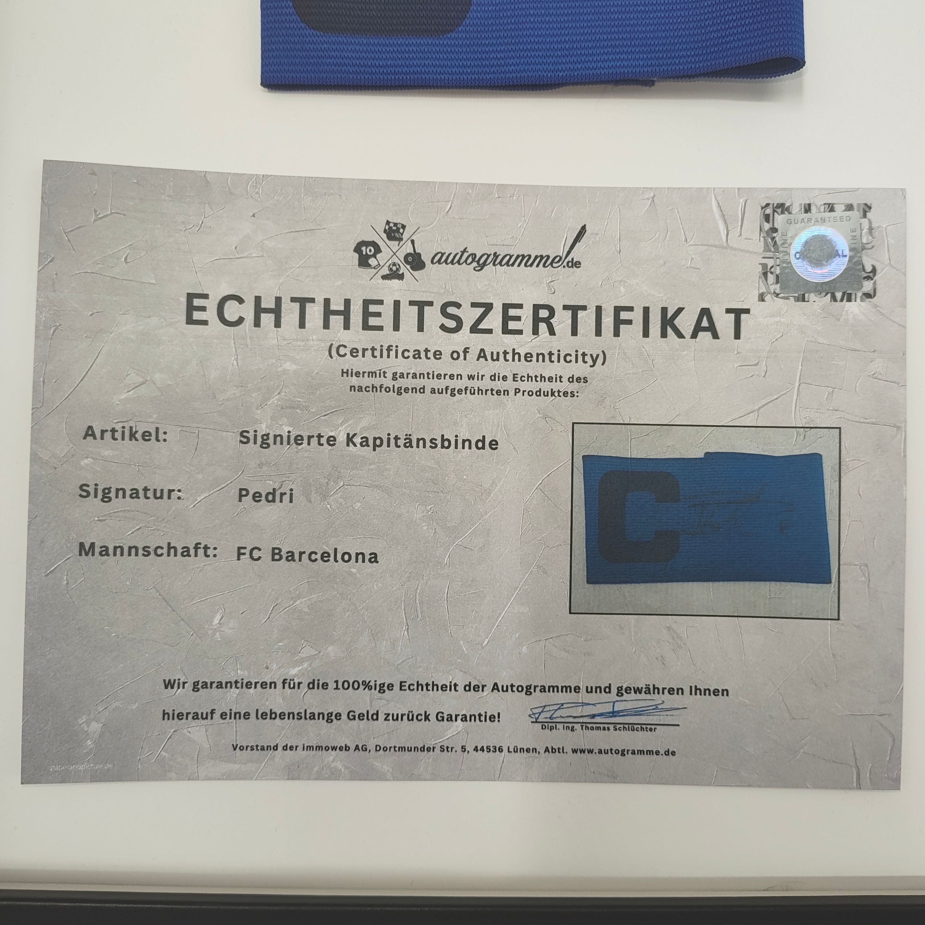 Kapitänsbinde Pedri signiert im Rahmen Spanien Autogramm COA Fußball