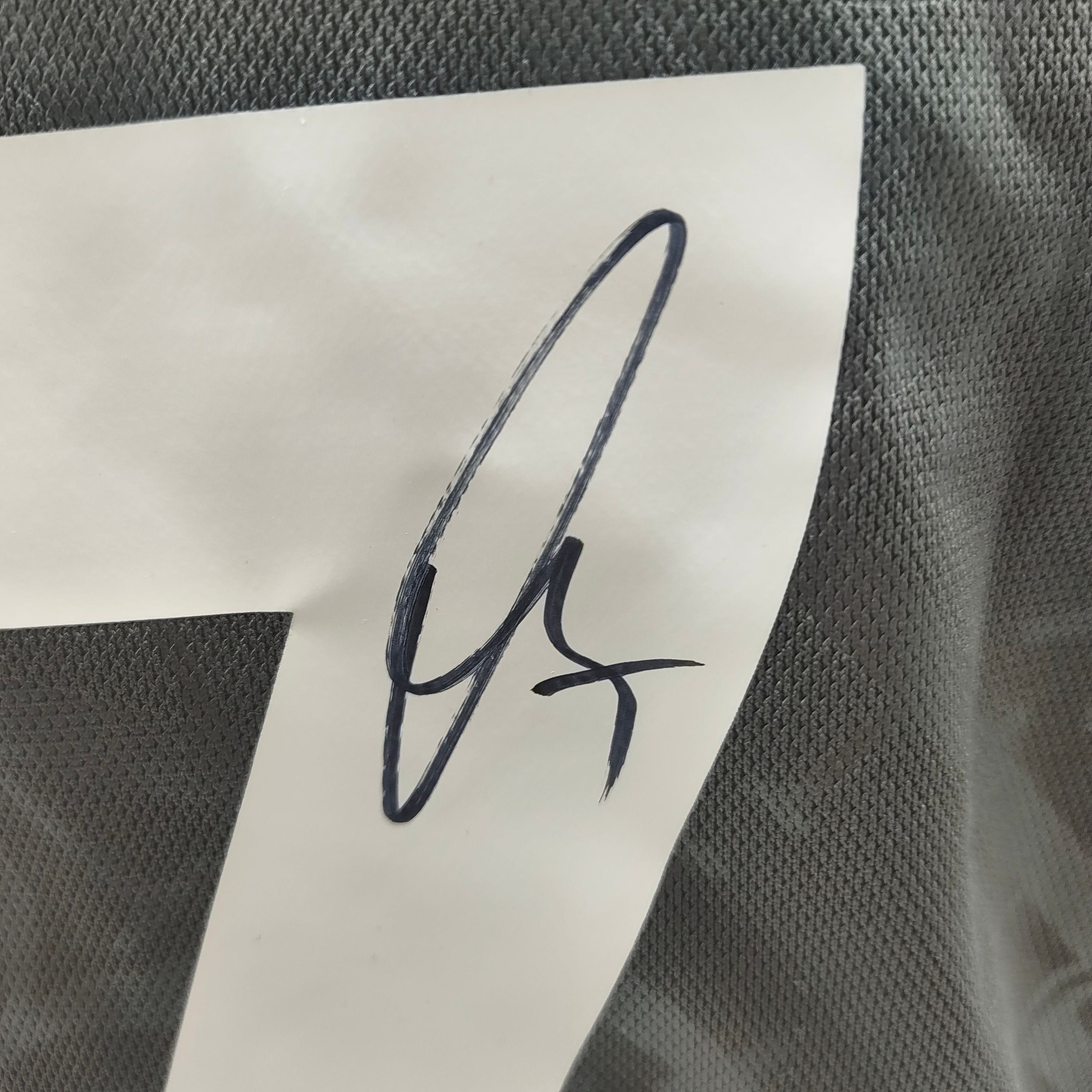 Real Madrid Damen Trikot Vinicius Junior signiert Autogramm Adidas  L
