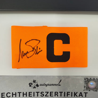 Kapitänsbinde Uwe Bein signiert im Rahmen Autogramm DFB COA