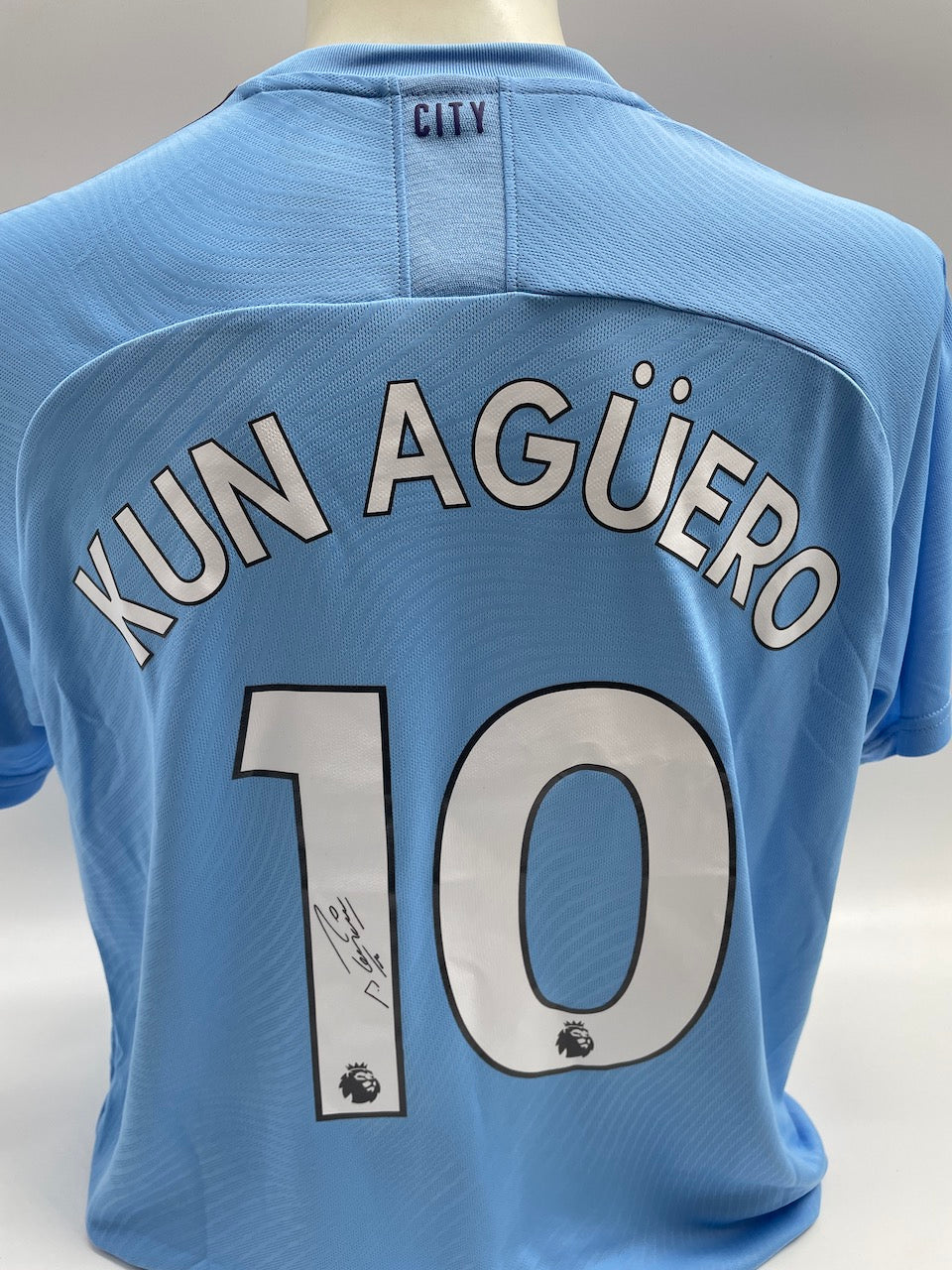 Manchester City Trikot Sergio Agüero signiert Autogramm England Puma XL