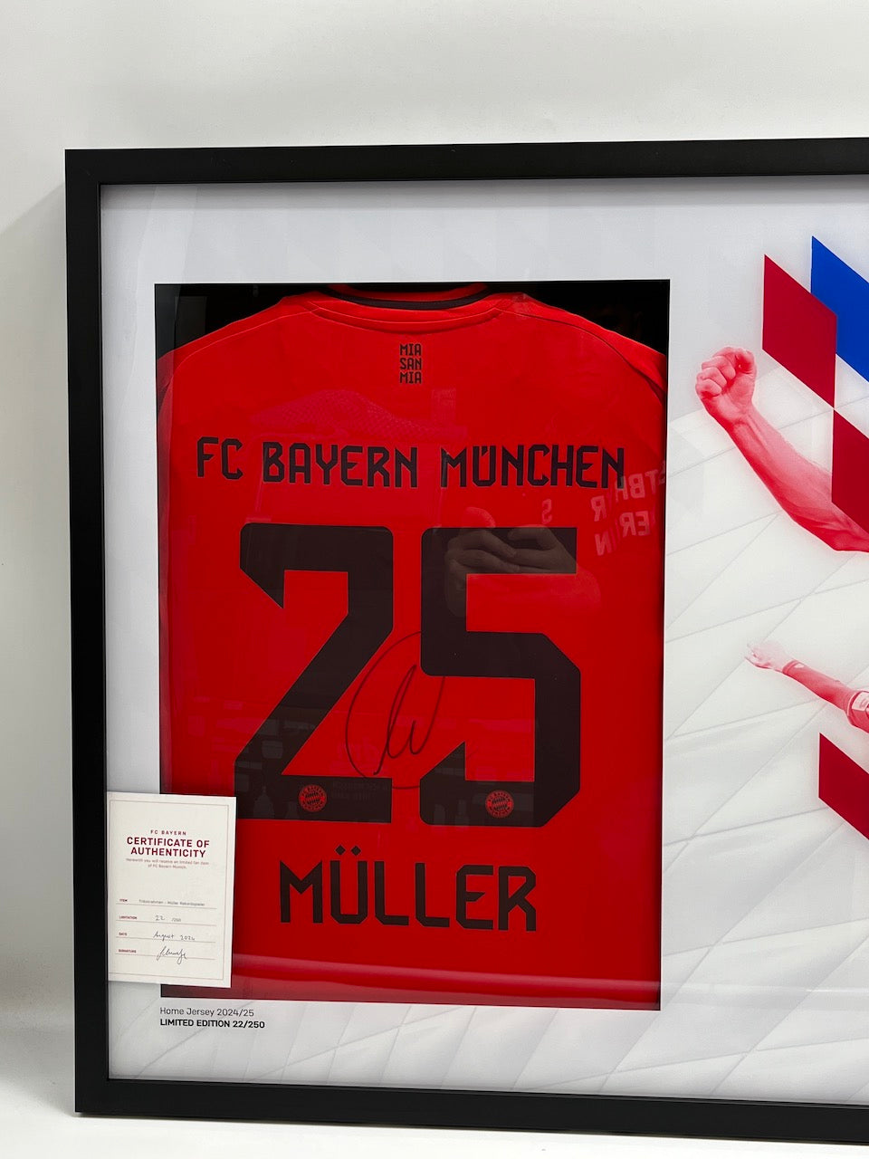 Bayern München Trikot Thomas Müller signiert im Rahmen COA Adidas