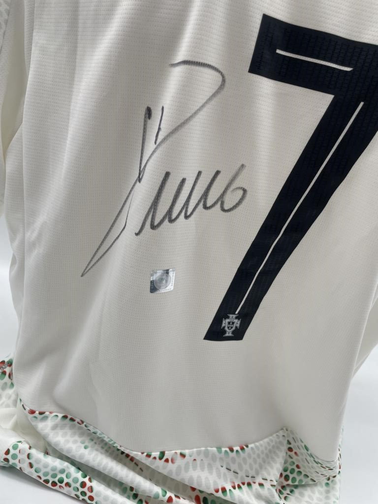 Portugal Trikot Cristiano Ronaldo signiert Autogramm COA Fußball XL