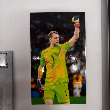 Kapitänsbinde Manuel Neuer signiert im Rahmen Deutschland Fußball Autogramm