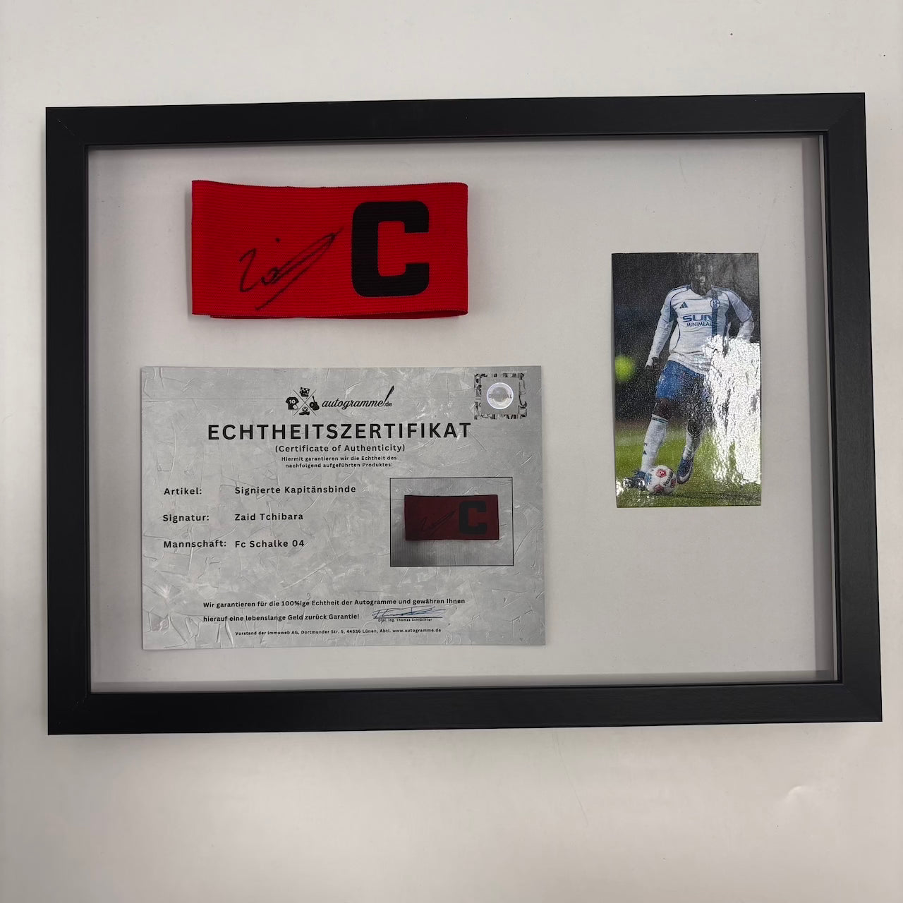Kapitänsbinde Zaid Tchibara signiert im Rahmen Schalke 04 COA