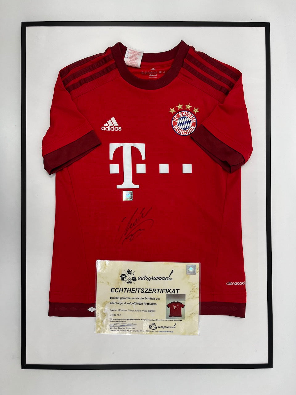 Bayern München Trikot Arturo Vidal signiert im Rahmen COA Adidas Fußball 152