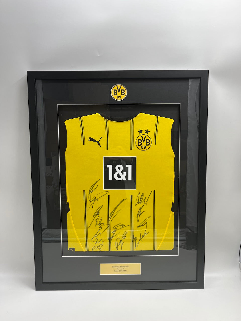 Borussia Dortmund Trikot 2024/2025 Teamsigniert im Rahmen Puma BVB