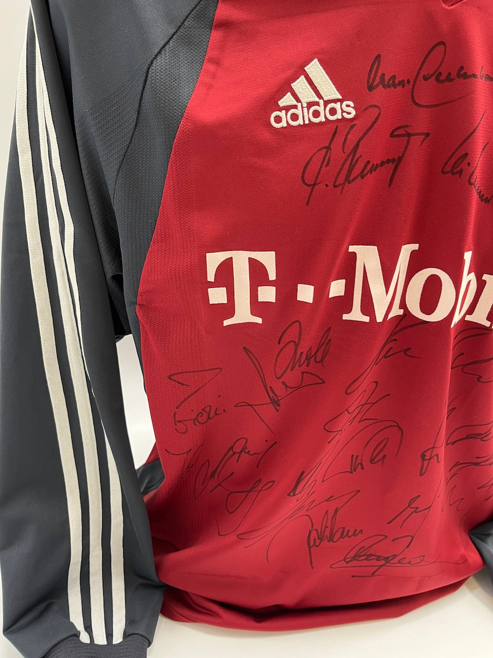 Bayern Munich Jersey 2003/2004 Team Signed Beckenbauer COA Adidas M