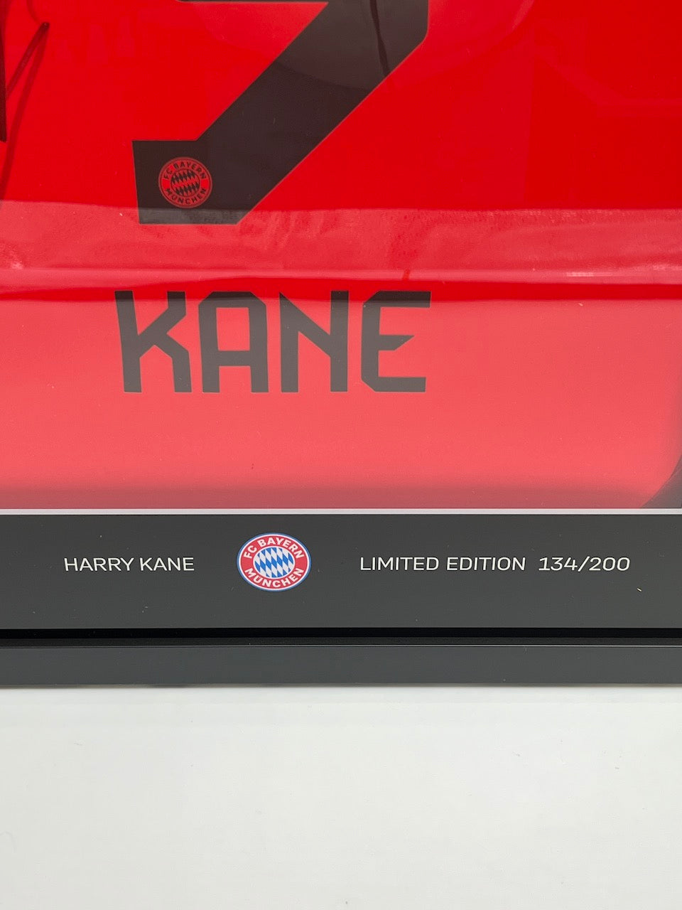 Bayern Munich jersey Harry Kane signed in frame COA Adidas