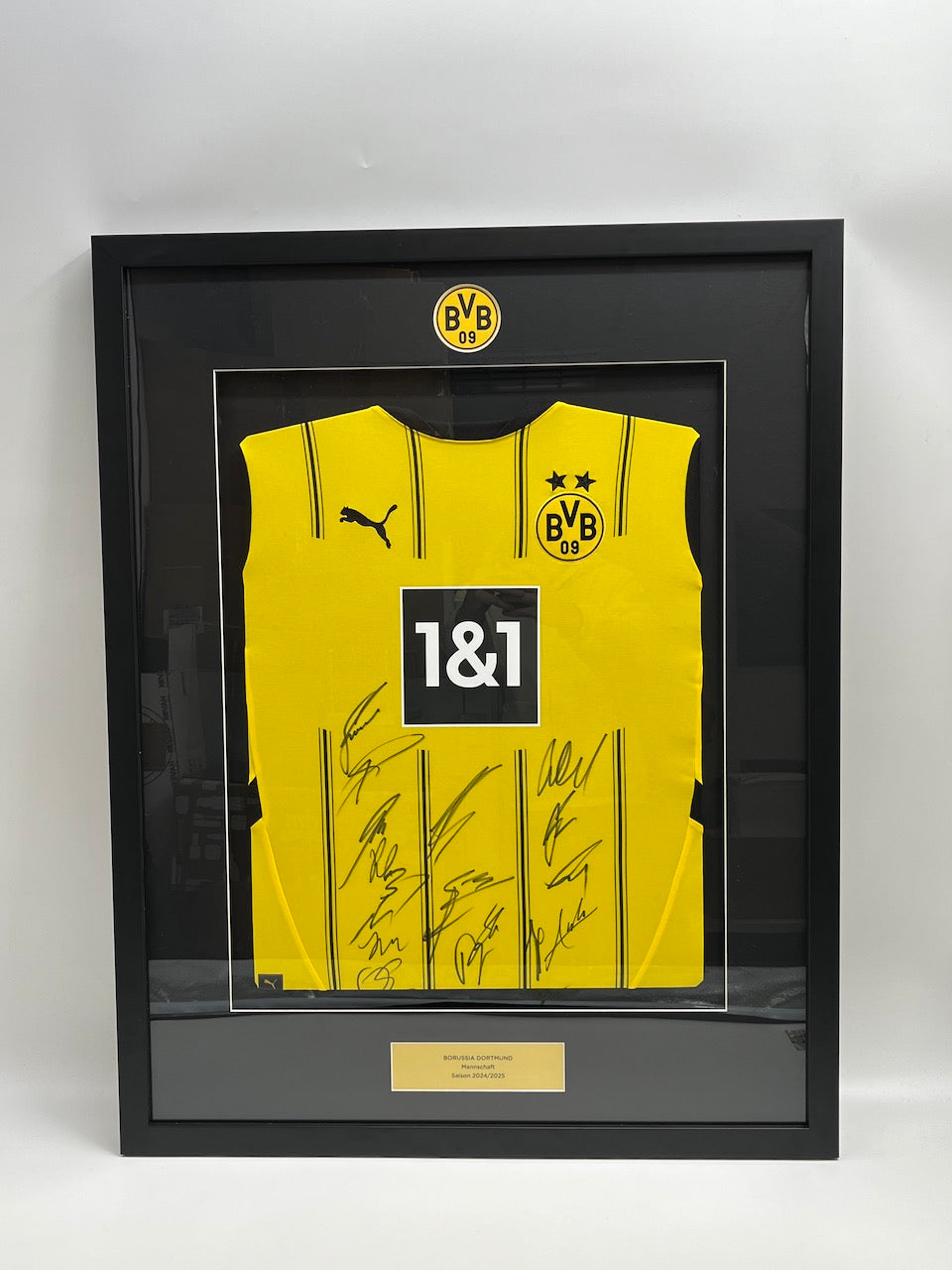 Borussia Dortmund Jersey 2024/2025 Team signed in the frame Puma COA BVB