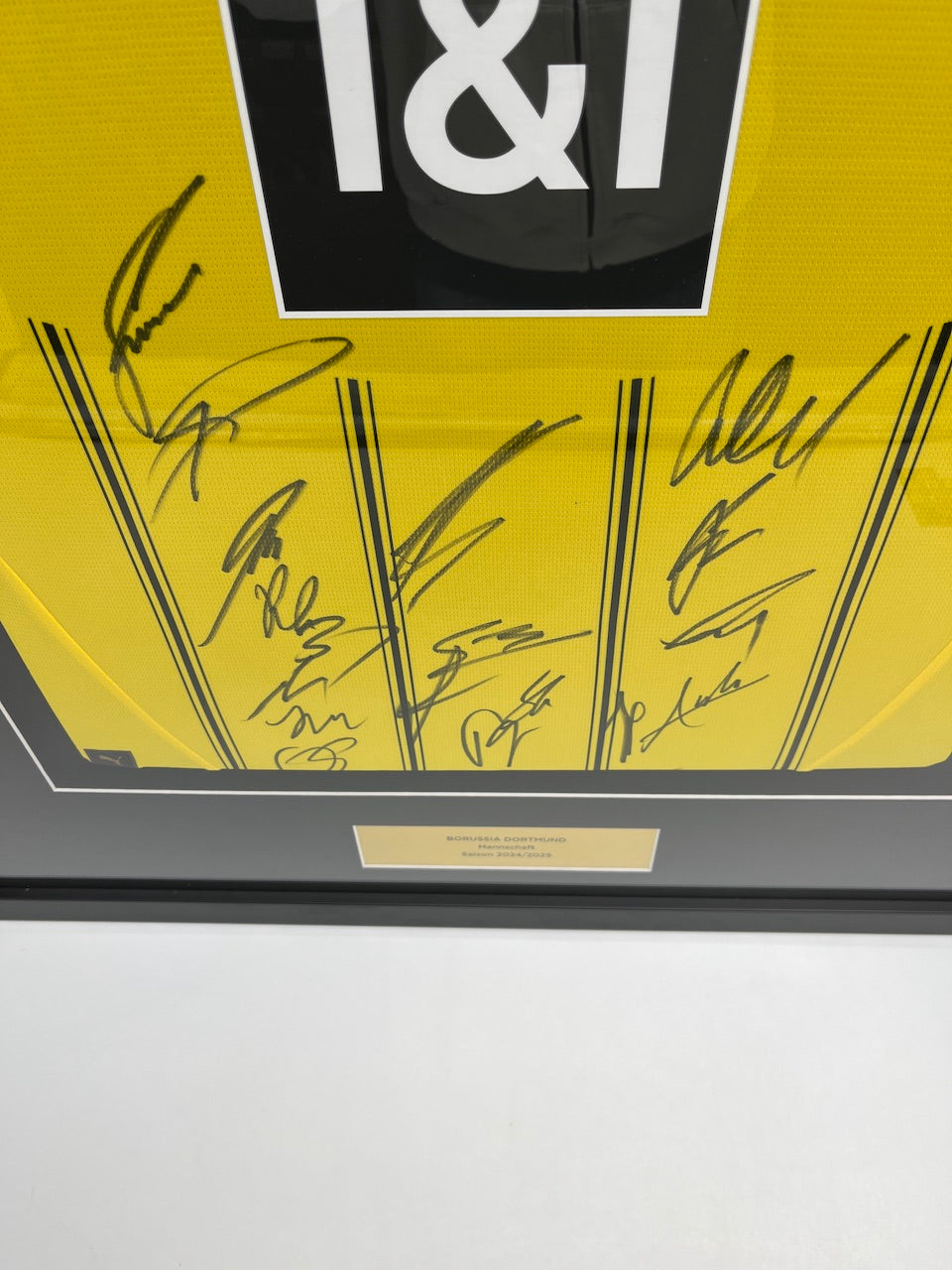 Borussia Dortmund Jersey 2024/2025 Team signed in the frame Puma COA BVB