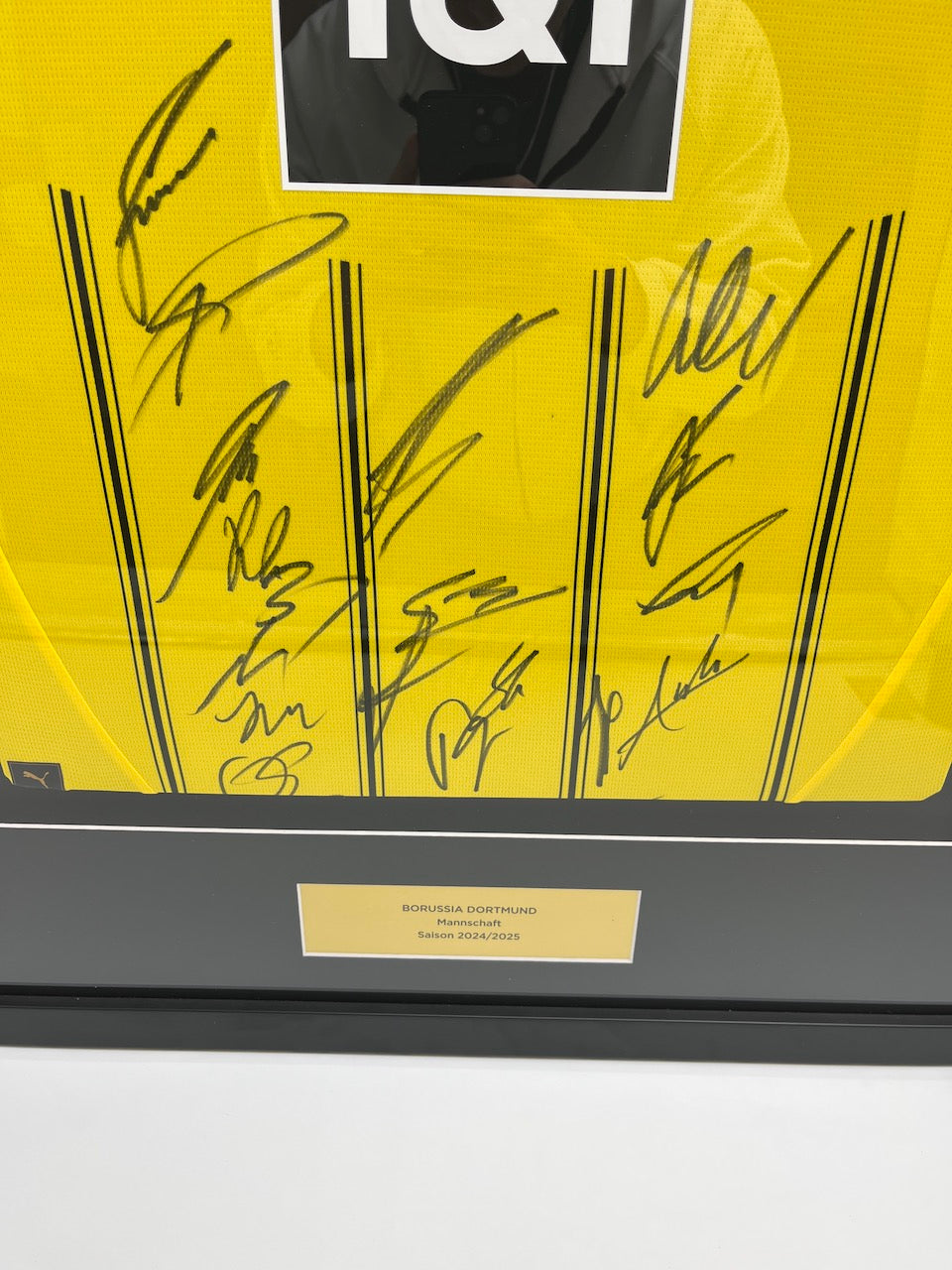 Borussia Dortmund Jersey 2024/2025 Team signed in the frame Puma COA BVB