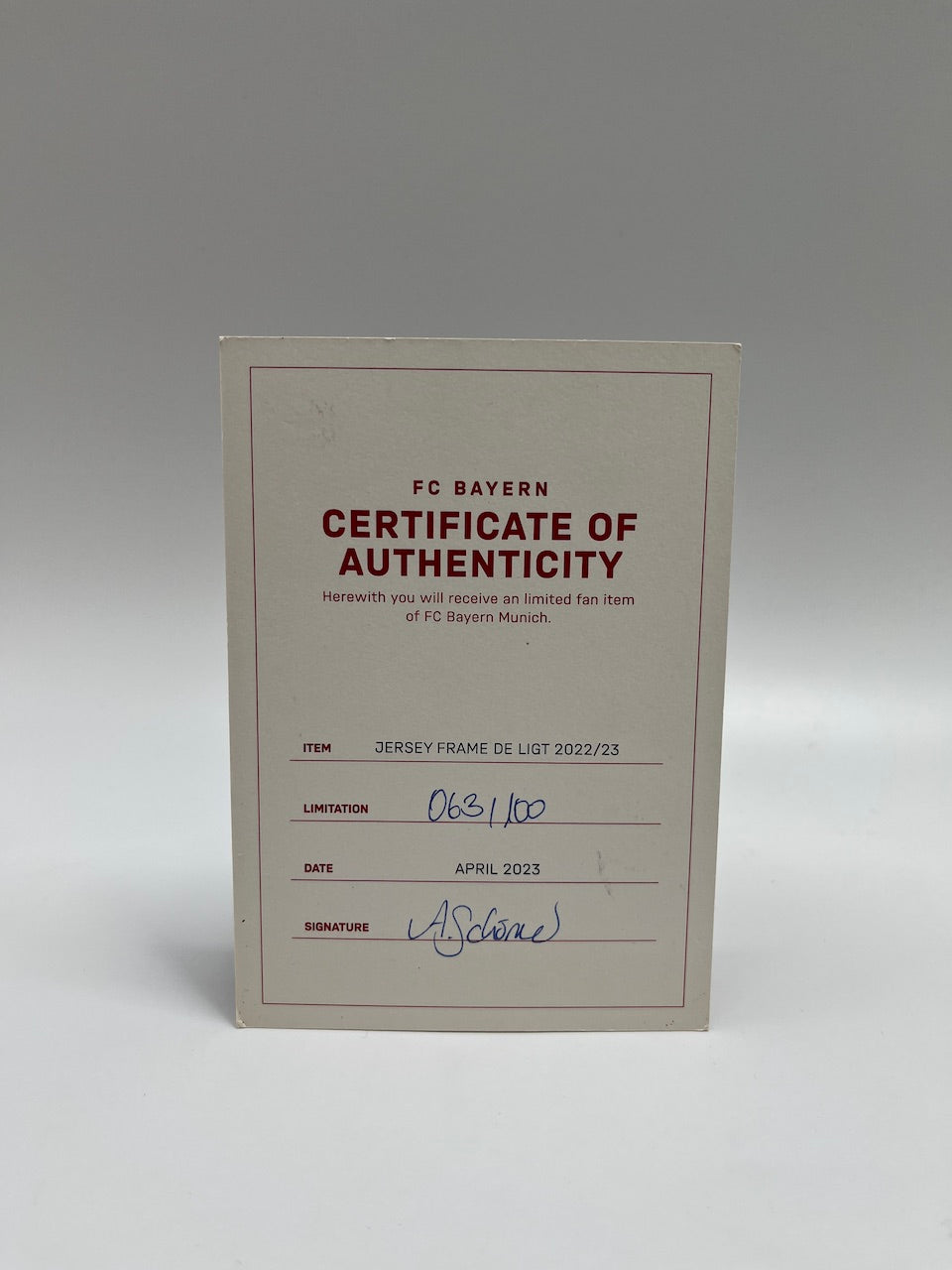Bayern Munich jersey Matthijs de Ligt signed in the framework of COA Adidas