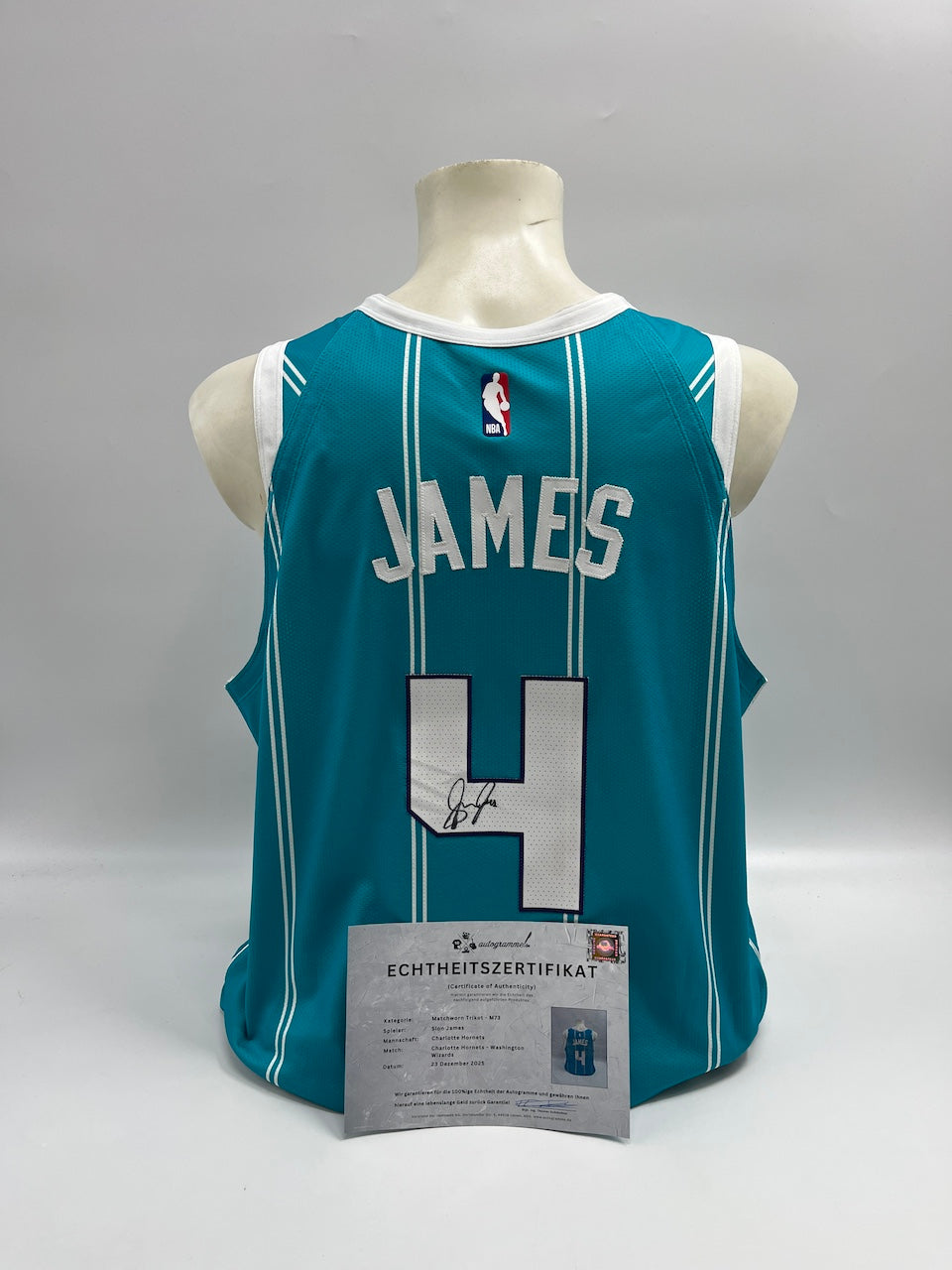 Matchworn Charlotte Hornets Trikot getragen + signiert von Sion James 23.12.2025