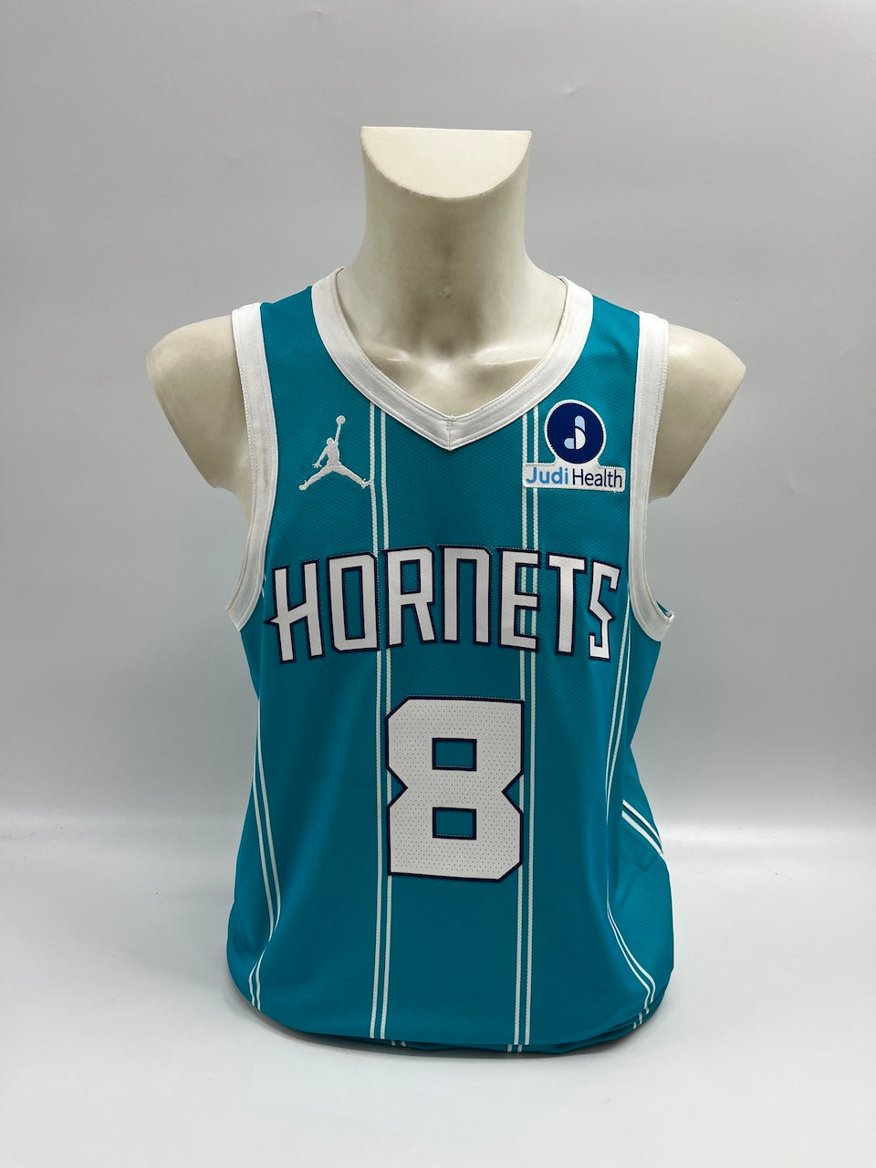 Matchworn Hornets Trikot getragen + signiert von Collin Sexton 23.12.2025