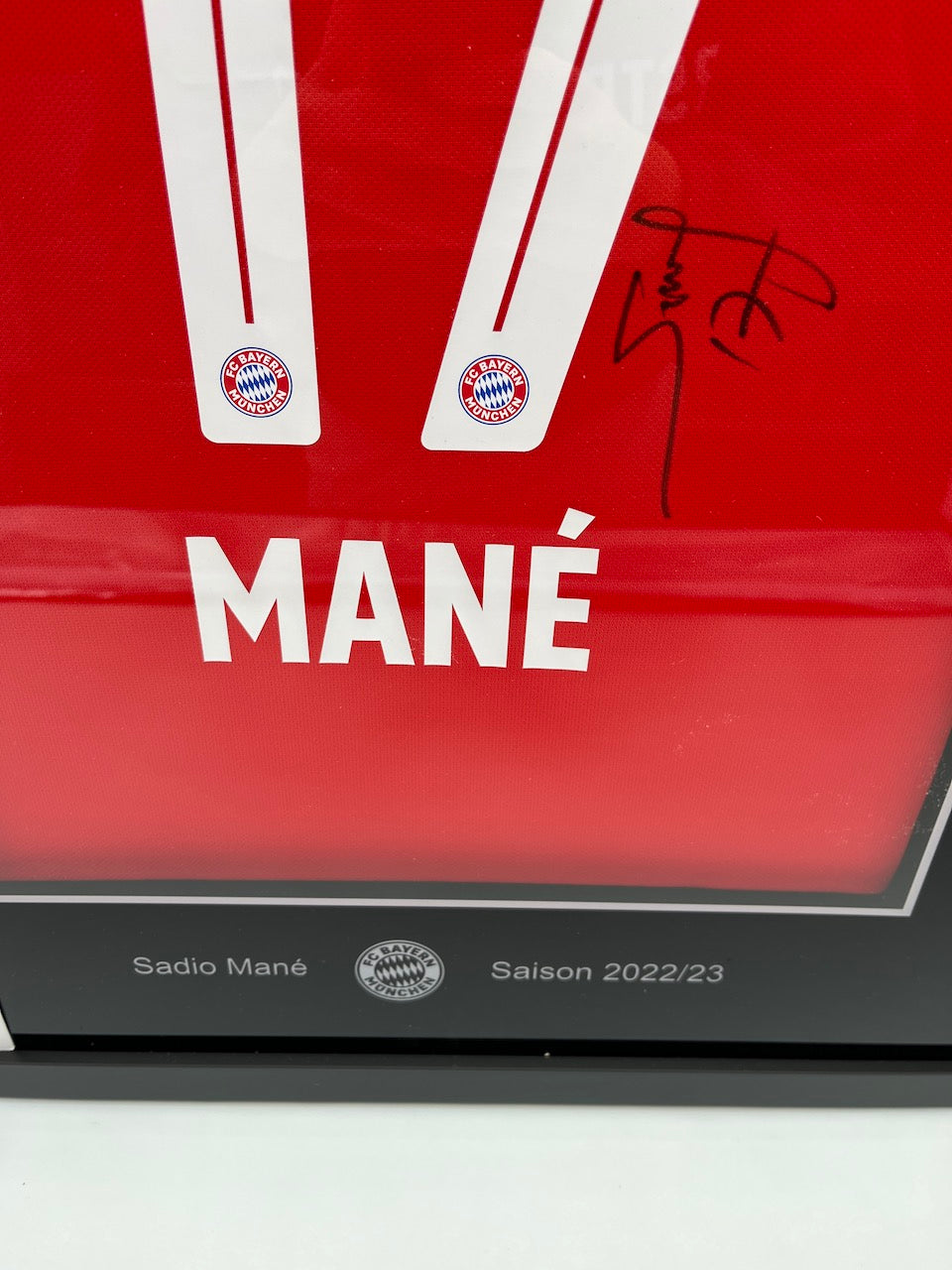 Bayern München Trikot Sadio Mane signiert im Rahmen COA Adidas