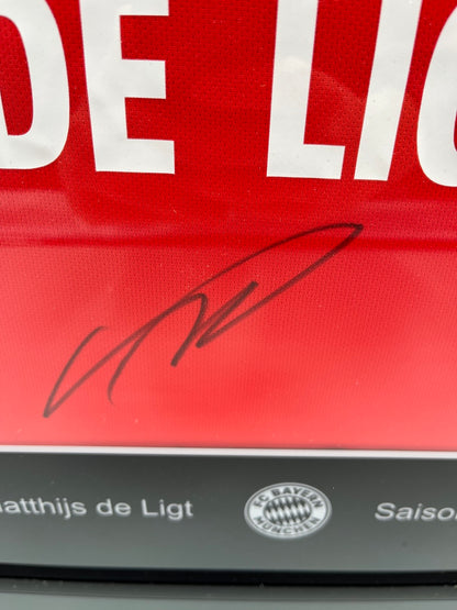 Bayern Munich jersey Matthijs de Ligt signed in the framework of COA new adidas
