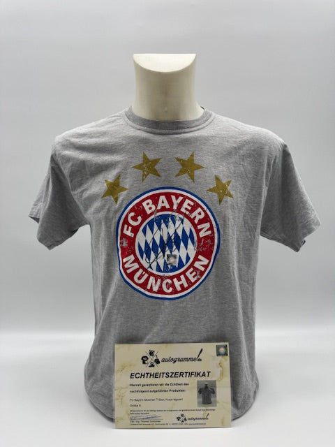 Bayern Munich T-Shirt personally signed by Toni Kroos S