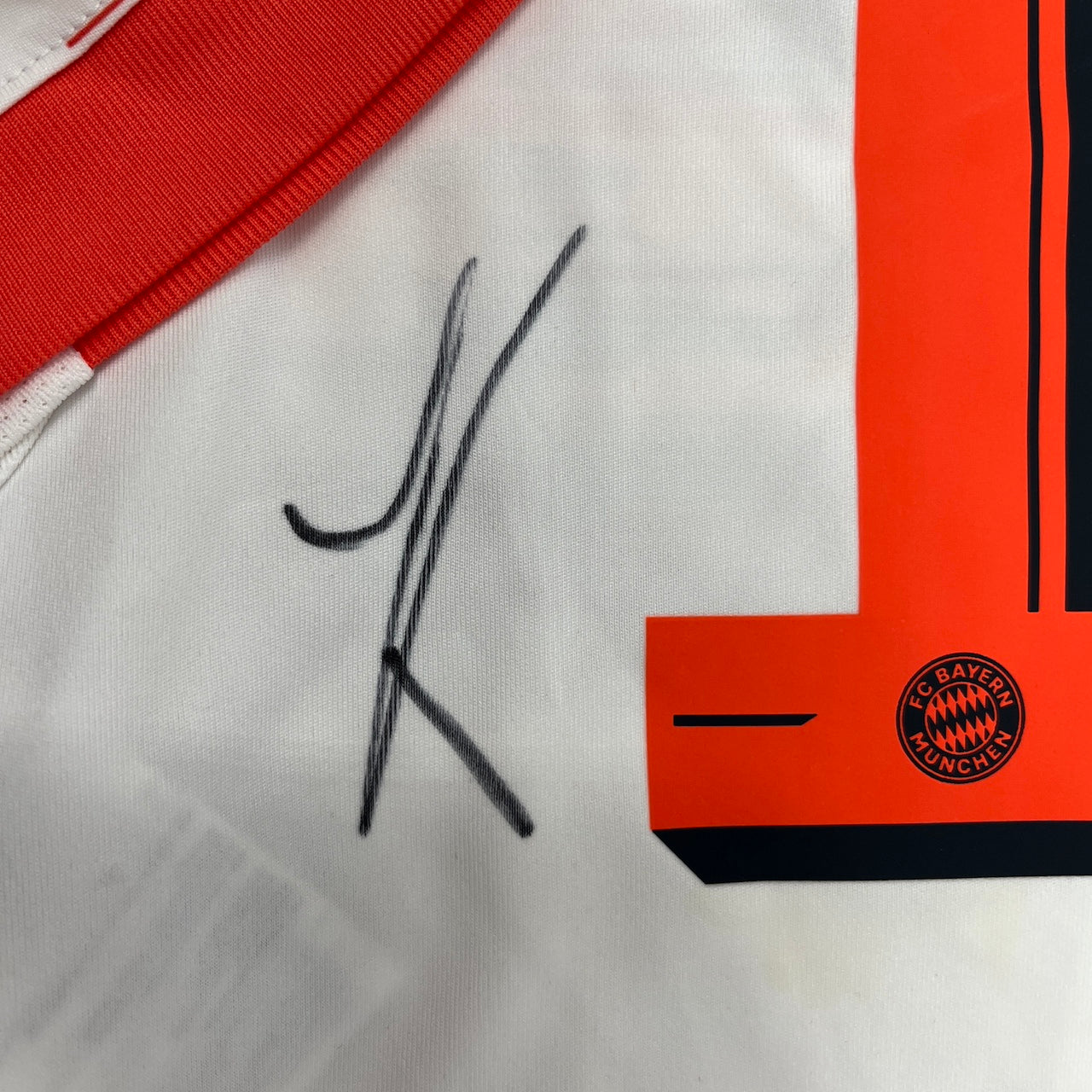 Bayern München Trikot Michael Olise signiert im Rahmen COA Adidas 152