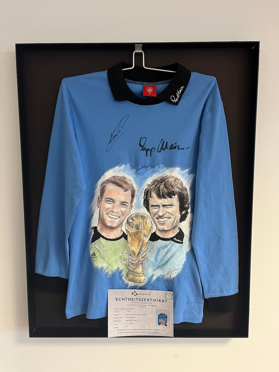 Trikot Portrait Manuel Neuer und Sepp Maier handgemalt und signiert im Rahmen XL