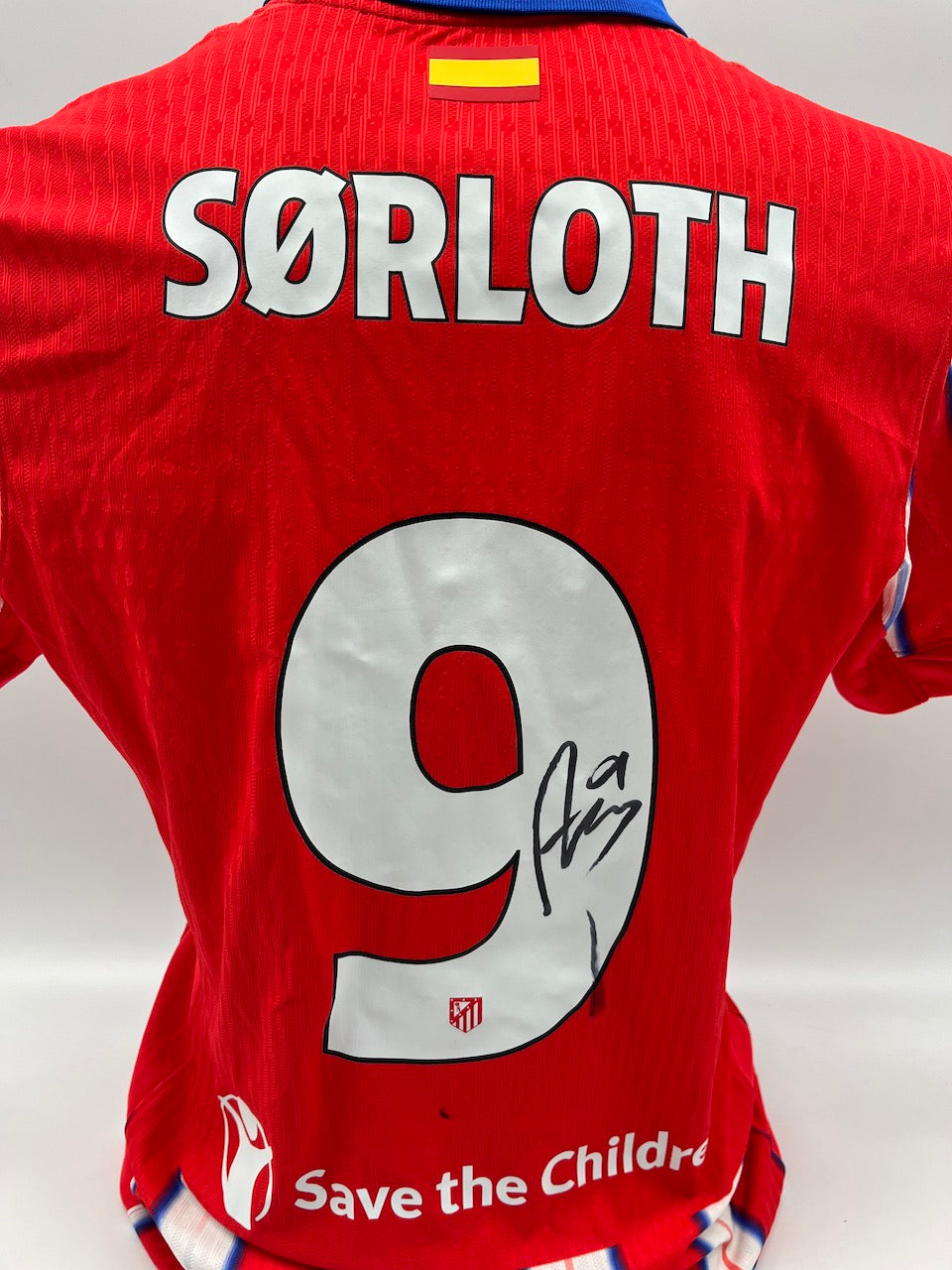 Matchworn Atletico Trikot getragen & signiert von Alexander Sorloth 29.01.25